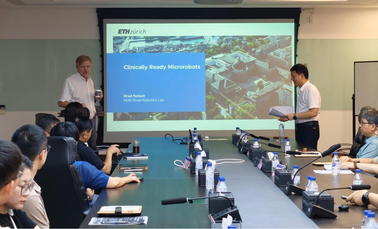 CAS Foreign Academician Bradley Nelson Visited SIA and Delivered Report